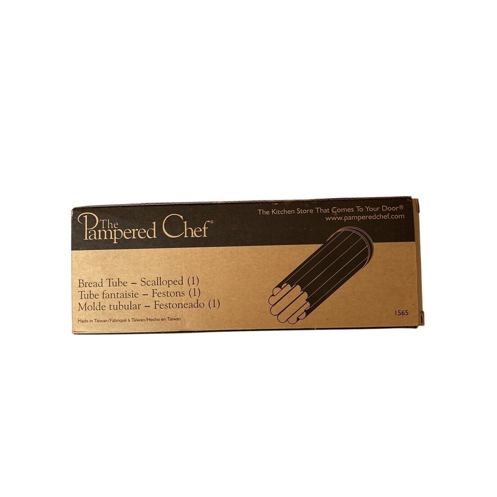 Pampered Chef Scalloped Bread Tube 1565 New in Box with Recipe Cards